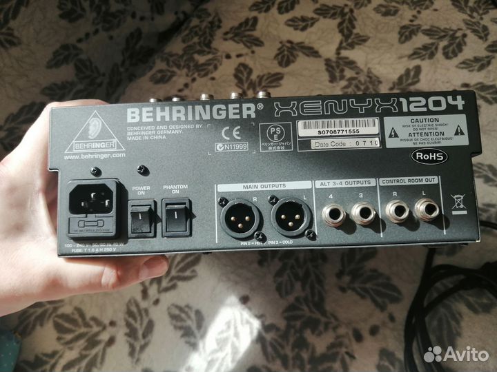 Микшерный пульт Behringer Xenyx 1204