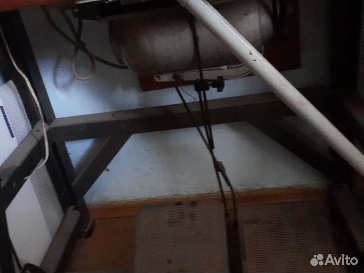 Швейная машинка текстима оверлок пятиниточный