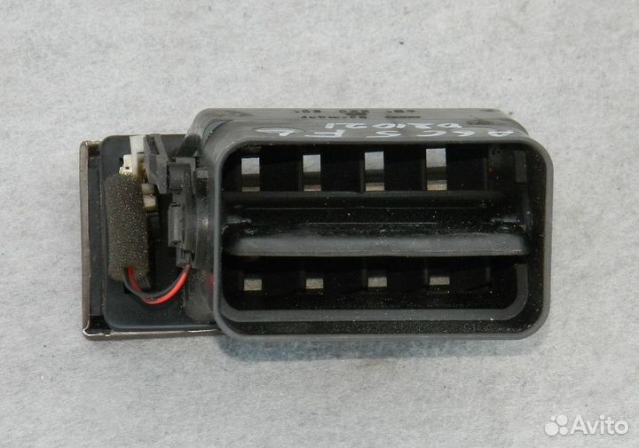 Дефлектор воздушный левый Audi A6 C5