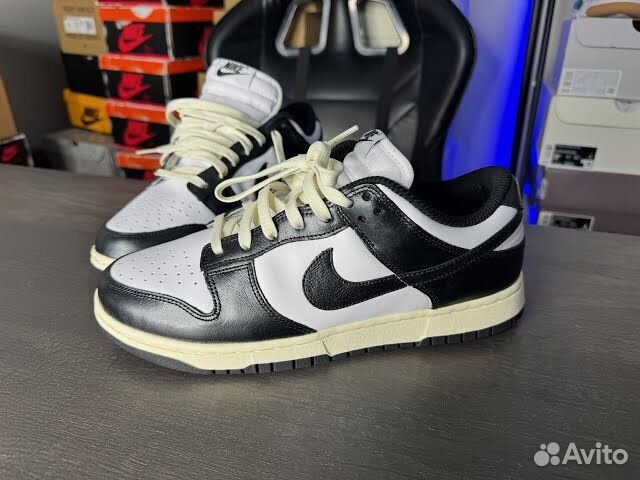 Nike Dunk Low Vintage Panda