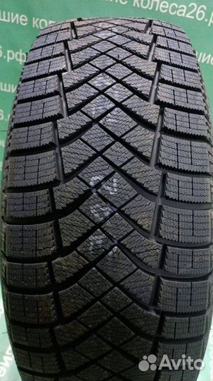 Pirelli Ice Zero FR 215/55 R16