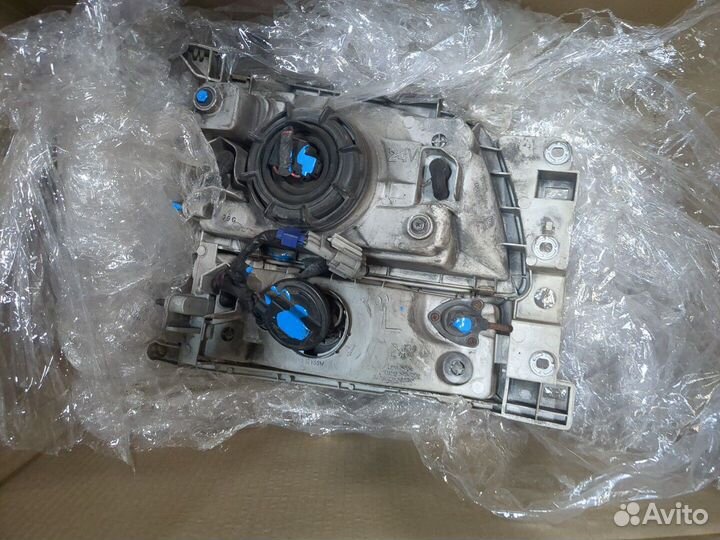 Фара (передняя) левая Nissan Elgrand