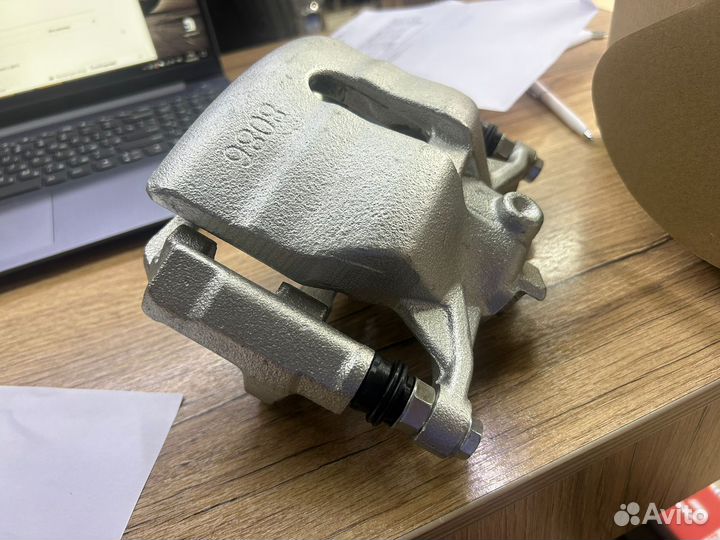 Суппорт передний правый Skoda октавия А7