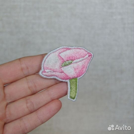 Брошь Весенний Цветочек.Брошь-булавка, вышивка