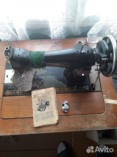 Советская швейная машинка пмз