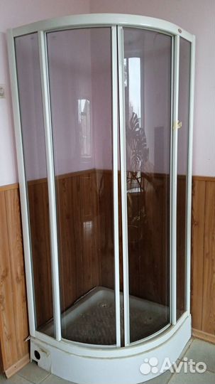 Душевой уголок,угловая акриловая ванна