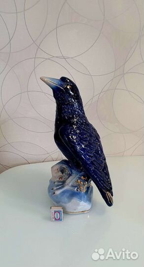 Фарфоровая статуэтка 