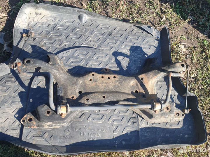 Подрамник передний Byd F3