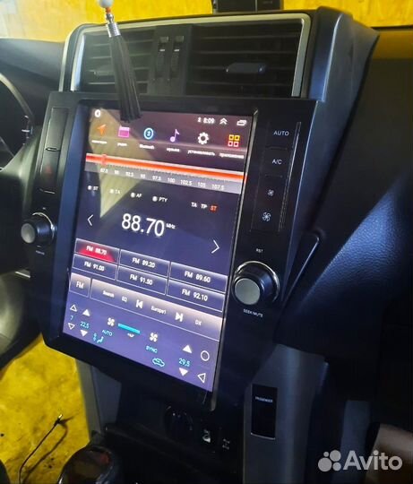 Toyota Prado 150 магнитола Android в стиле Tesla