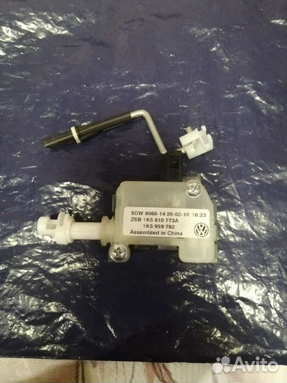 Фиксатор крышки бензобака фольксваген джетта 5