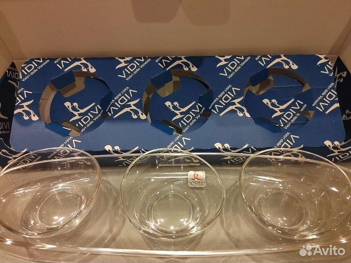 Набор стеклянных салатников на подносе, Италия