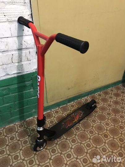 Самокат трюковой Razor Beast V5