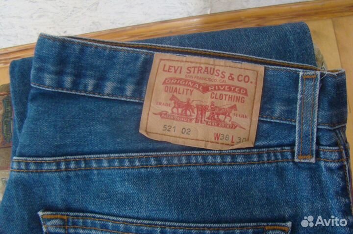 Джинсы levis