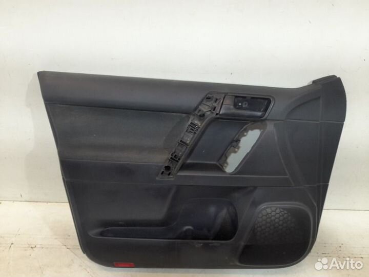 Обшивка двери передняя левая Toyota Land Cruiser