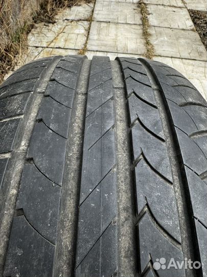 Goodyear EfficientGrip 255/45 R20 и 285/40 R20