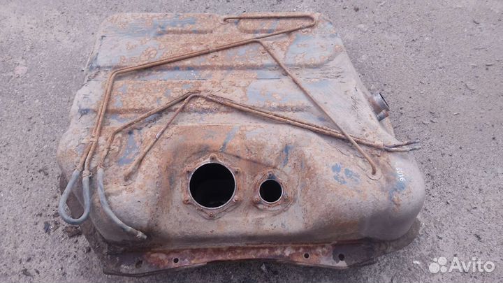 Бензобак на mitsubishi pajero 2