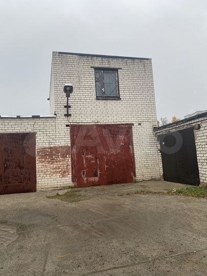 Гараж, > 30 м²