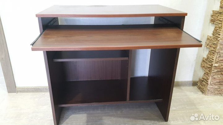 Продам компьютерный стол
