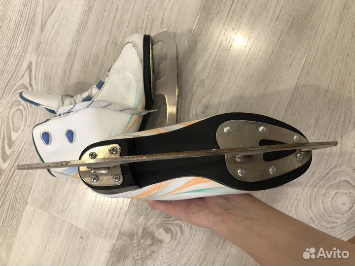 Коньки женские