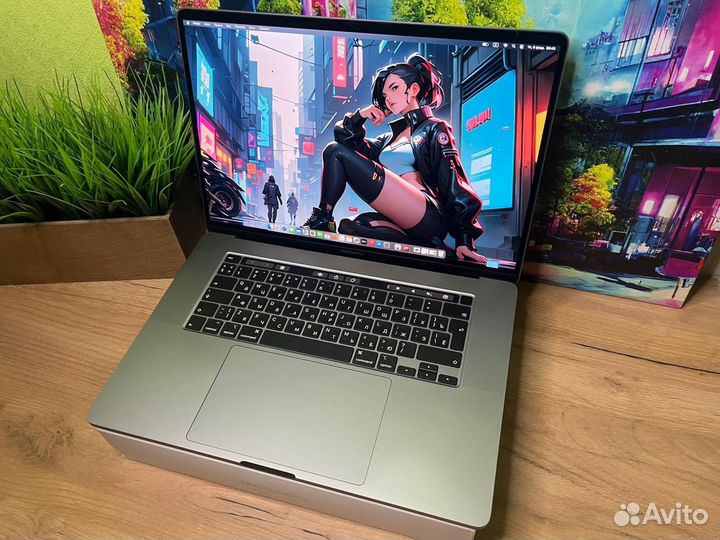 Macbook pro 16 2021 i7 16gb 500gb Крутой