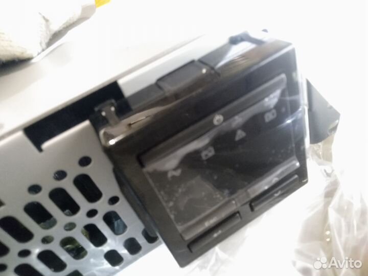 Бесперебойник APC Smart-UPS 2200VA (SMT2200RM2U)