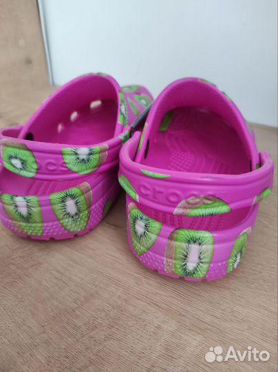 Сабо Crocs classic hyper real clog