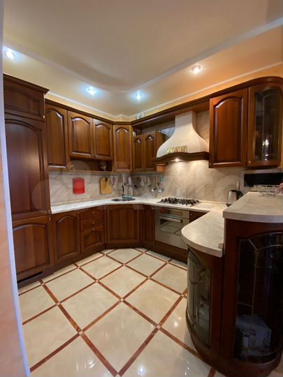 3-к. квартира, 111 м², 4/5 эт.