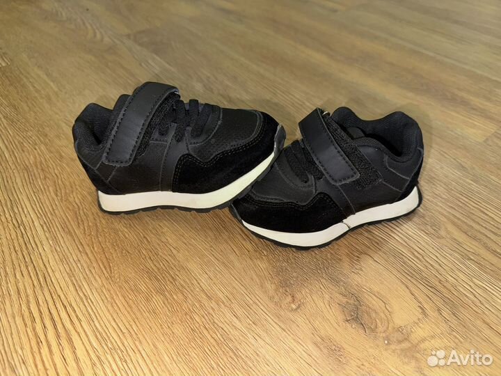 Кроссовки детские