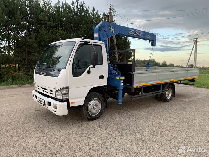 Isuzu NQR75 с КМУ, 2010