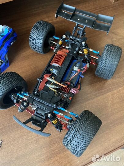 Машина на радиоуправлении 1/16