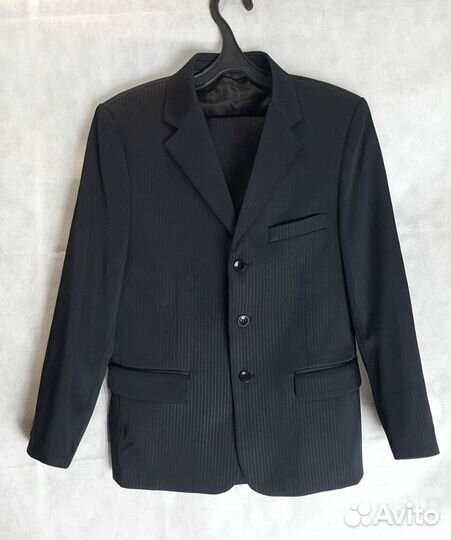 Костюм школьный новый на рост примерно 140 -150 см