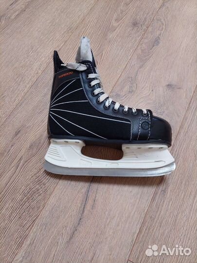 Коньки хоккейные