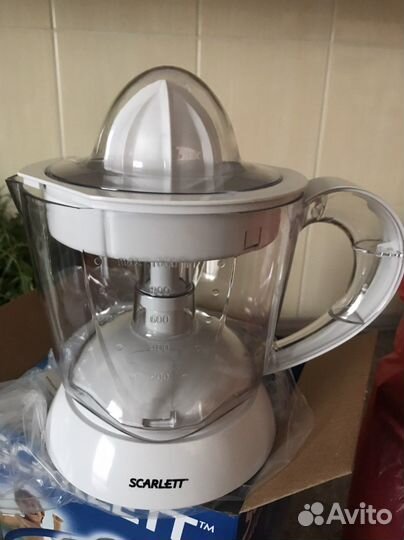 Соковыжималка для цитрусовых Scarlett SC-1012