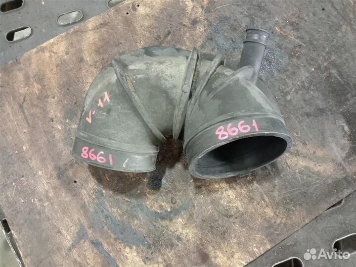 Патрубок воздушного фильтра Volvo 1674171