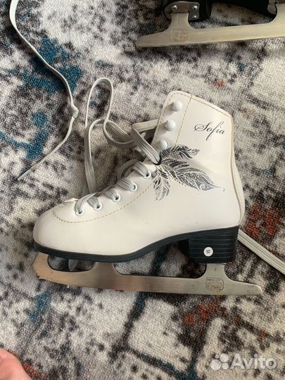 Фигурные коньки детские белые