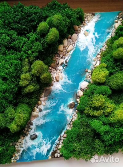 Панно стабилизированным мхом Река в лесу