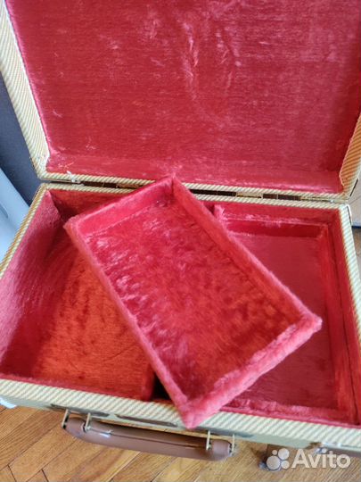 Винтажный чемодан кейс Fender для губных гармошек