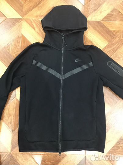 Nike tech fleece black