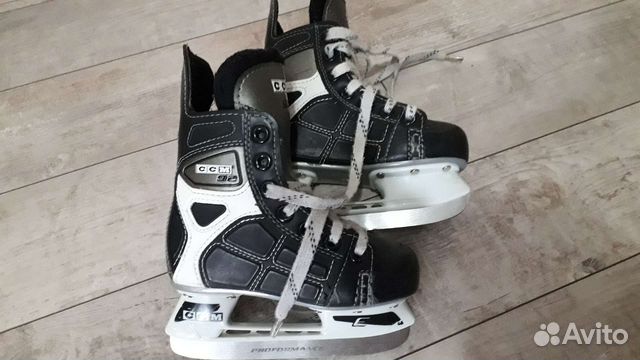 Коньки хоккейные