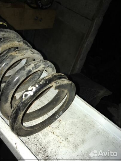 Пружина передняя Mercedes Benz W202