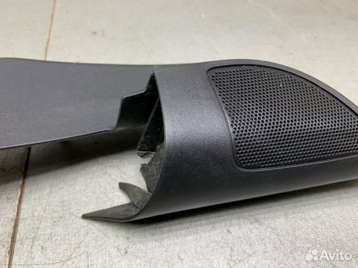 Уголок двери передний правый Ford Focus 2 седан