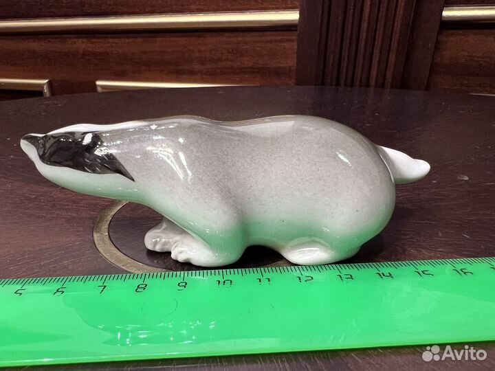 Фарфорова статуэтка барсук. лфз