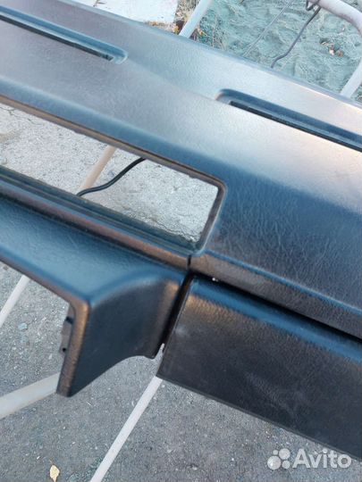 Панель приборов торпедо Volvo 940