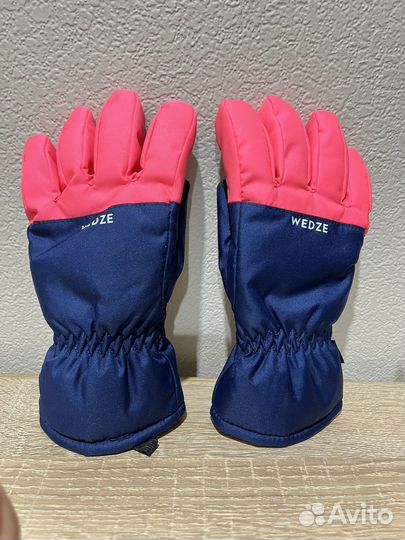 Перчатки новые непомокаемые на 5-6 лет