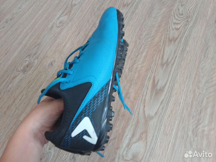 Футбольные бутсы