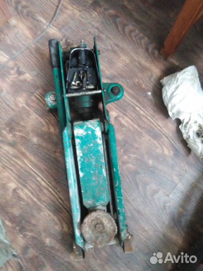 Домкрат гидравлический подкатной kamasa