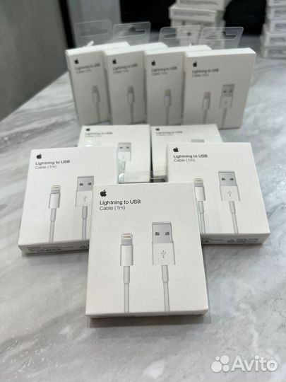 Кабель на iPhone Lightning - USB