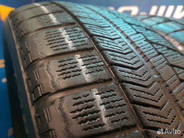 Bridgestone Blizzak VRX 215/60 R17
