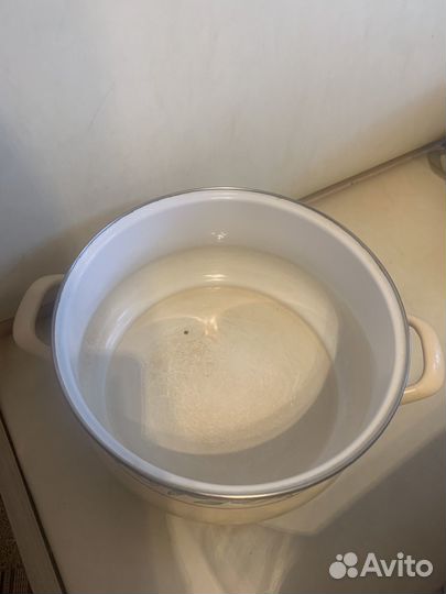 Кастрюля эмалированная