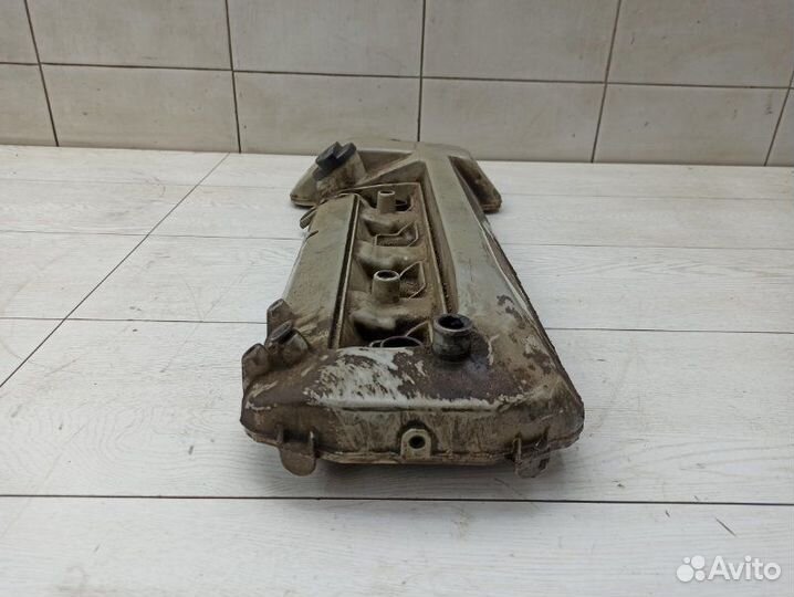 Клапанная крышка правая Mercedes S-Class W140